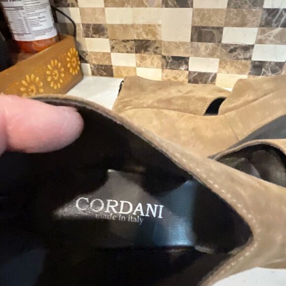 Cordani Suede Heels - Picture 6 of 6
